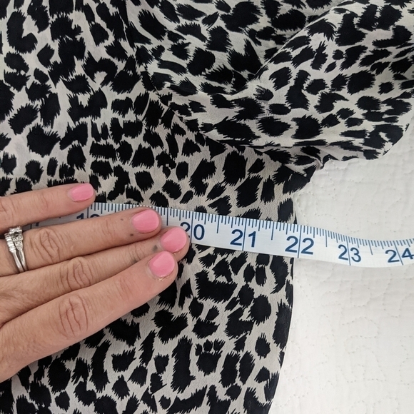 VINTAGE Anna and Frank 100% Silk Blouse Black and White Animal Print L - Picture 3 of 12